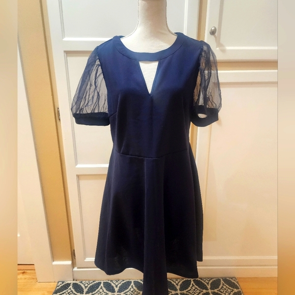 SHEIN Clasi Plus Keyhole Neckline Contrast Mesh Puff Sleeve Dress NWOT - Picture 9 of 11